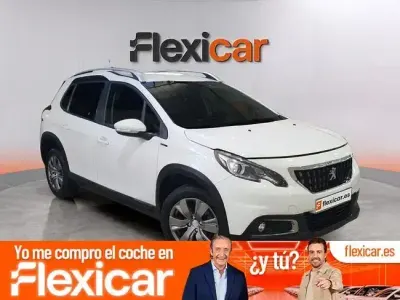 Usado Peugeot 2008 Active 100 CV (73 kW) 2019 Blanco SUV