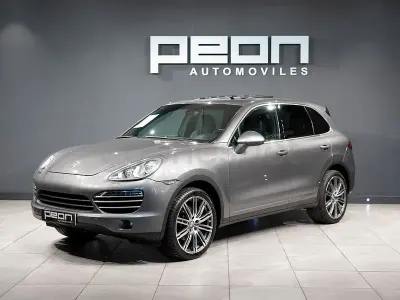 Käytetty Porsche Cayenne 245 HP (180 kW) 2012 Harmaa Katumaasturi