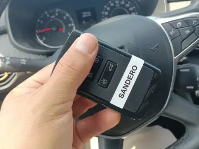Usado Dacia Sandero Comfort 100 CV (73 kW) 2022 Negro Berlina