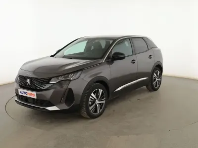 Usado Peugeot 3008 Allure 131 CV (96 kW) 2022 Gris SUV