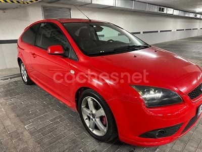 Usado Ford Focus Sport 115 CV (84 kW) 2007 Rojo Berlina