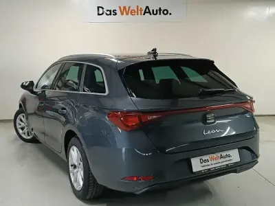 Usado Seat Leon Style 116 CV (85 kW) 2025 Gris plata Familiar