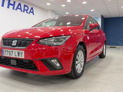 Usado Seat Ibiza Style Plus 110 CV (80 kW) 2022 Rojo Utilitario