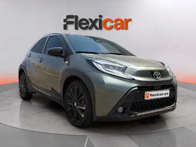 Usado Toyota Aygo X 72 CV (52 kW) 2023 Gris SUV