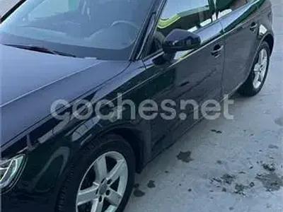 Usado Audi A3 Attraction 105 CV (77 kW) 2013 Negro Berlina