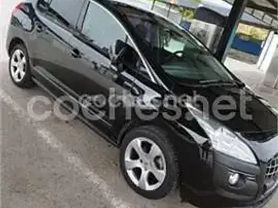 Usado Peugeot 3008 110 CV (80 kW) 2010 Negro Familiar