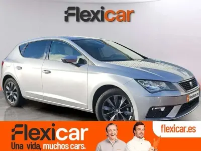 Usado Seat Leon ST Style 131 CV (96 kW) 2020 Gris Familiar