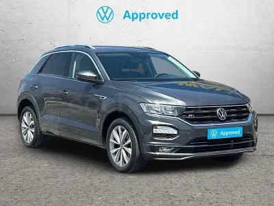 Usado VW T-Roc Advance 110 CV (80 kW) 2022 Gris / plata SUV