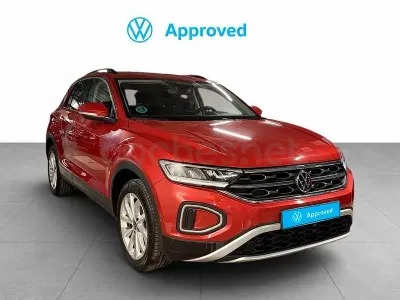 Usado VW T-Roc Life 110 CV (80 kW) 2023 Rojo SUV