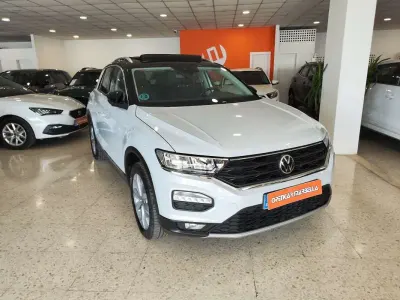 Usado VW T-Roc Advance 116 CV (85 kW) 2021 Plateado SUV