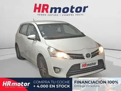 Käytetty Toyota Verso Advance 132 HP (97 kW) 2015 Valkoinen Tila-auto