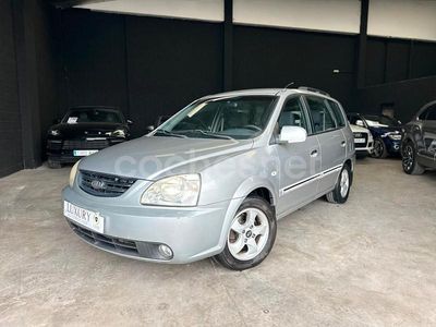 Usado Kia Carens LX 112 CV (82 kW) 2005 Gris / plata Monovolumen