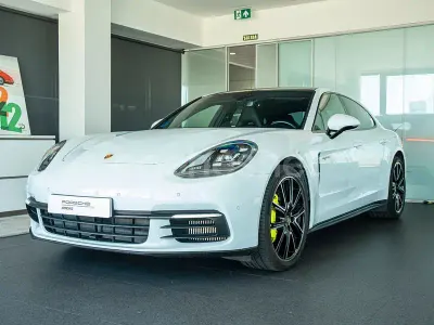 Usado Porsche Panamera 4