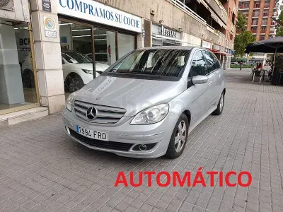 Usado Mercedes B200 136 CV (100 kW) 2007 Gris / plata Monovolumen