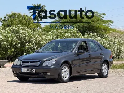 Usado Mercedes C180 Classic 143 CV (105 kW) 2003 Gris / plata Berlina