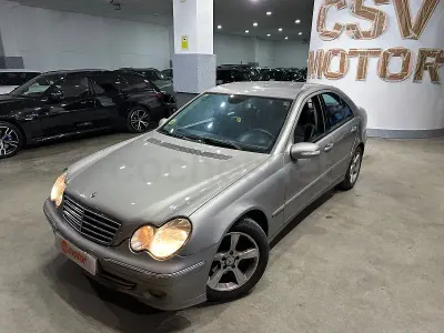Usado Mercedes C200 Classic 122 CV (89 kW) 2006 Beige Berlina