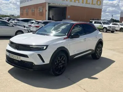 Usado Opel Mokka GS Line 110 CV (80 kW) 2021 Blanco SUV