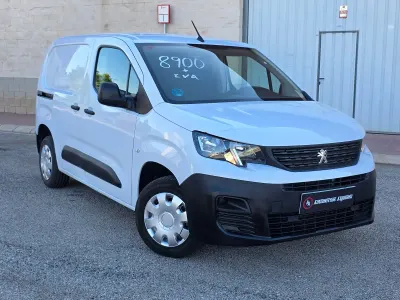 Usado Peugeot Partner 98 CV (72 kW) 2022 Blanco Monovolumen