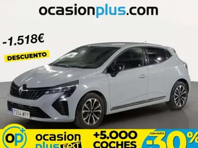 Usado Renault Clio Techno 91 CV (66 kW) 2025 Gris Utilitario