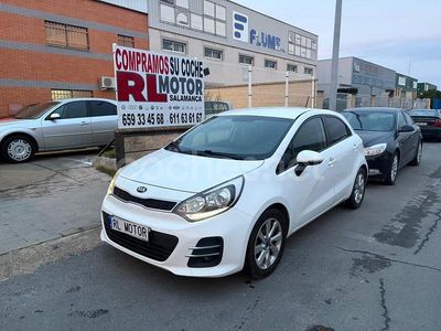 Usado Kia Rio Plus 84 CV (61 kW) 2017 Blanco Berlina