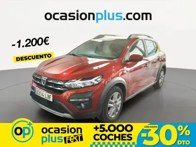 Usado Dacia Sandero Comfort 101 HP (74 kW) 2022 Vermelho