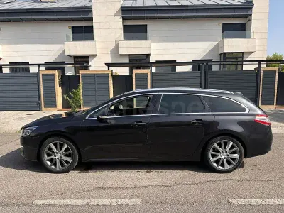 Usado Peugeot 508 SW GT-line 150 CV (110 kW) 2017 Negro Familiar