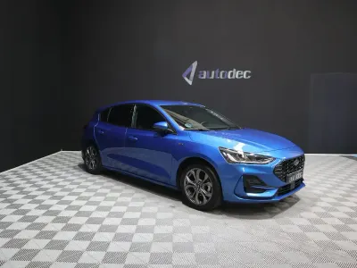 Begagnad Ford Focus ST-Line 125 HK (91 kW) 2023 Blå Sedan