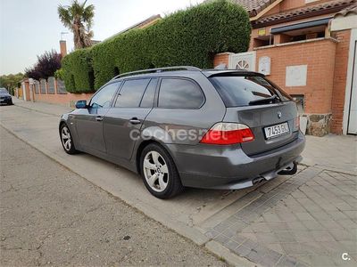 Usado BMW 525 177 CV (130 kW) 2007 Gris / plata Familiar