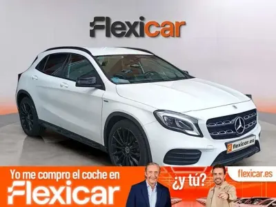 Usado Mercedes GLA180 122 CV (89 kW) 2019 Blanco SUV