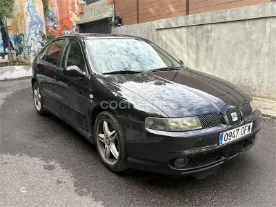 Usado Seat Leon FR 180 CV (132 kW) 2005 Negro Utilitario
