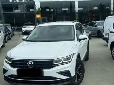 Usado VW Tiguan Life 150 CV (110 kW) 2022 Blanco SUV