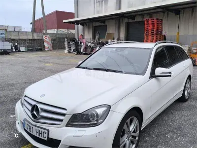 Usado Mercedes C220 Avantgarde 170 CV (125 kW) 2011 Blanco Familiar
