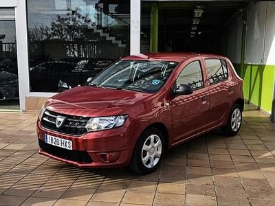 Käytetty Dacia Sandero Ambiance 75 HP (55 kW) 2014 Punainen