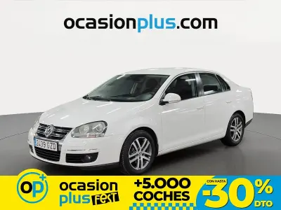 Usado VW Jetta Highline 105 CV (77 kW) 2010 Blanco Berlina