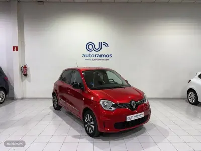 Usado Renault Twingo Techno 59 kW (81 CV) 2023 Rojo Utilitario