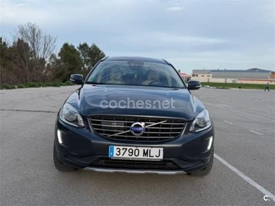 Usado Volvo XC60 R-Design Momentum 181 CV (133 kW) 2016 Negro SUV