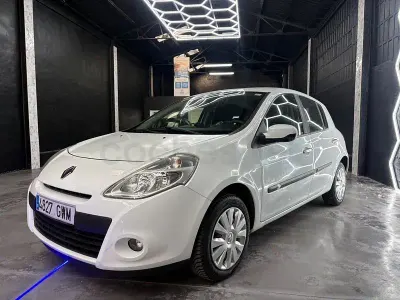 Usado Renault Clio II Authentique 75 CV (55 kW) 2010 Blanco Berlina