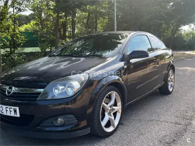 Usado Opel Astra GTC Sport 120 CV (88 kW) 2006 Negro Berlina