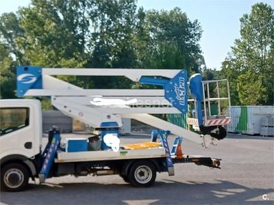 Usado Nissan Cabstar 136 CV (100 kW) 2013 Blanco Pickup/Camioneta