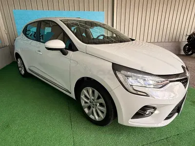 Begagnad Renault Clio V Intens 100 HK (73 kW) 2020 Vit Sedan