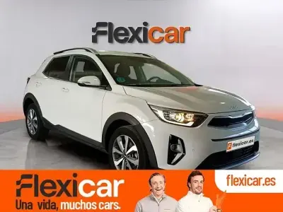 Begagnad Kia Stonic Plus 84 HK (61 kW) 2022 Vit SUV