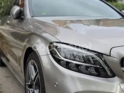 Usado Mercedes C180 156 CV (114 kW) 2020 Gris / plata Familiar