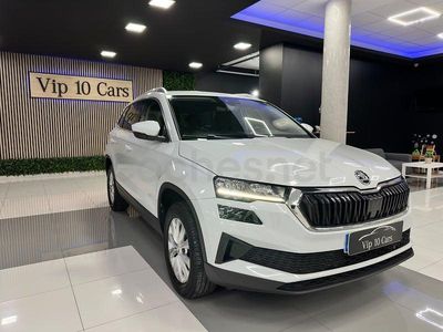 Usado Skoda Karoq Ambition 115 CV (84 kW) 2023 Blanco SUV