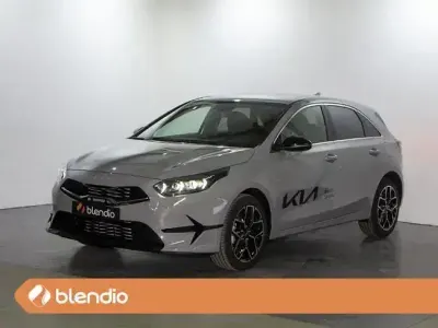 Usado Kia Ceed Style 120 CV (88 kW) 2023 Gris Utilitario