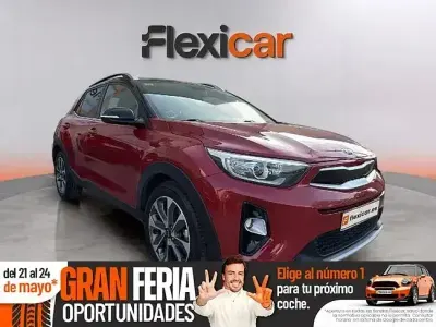 Usado Kia Stonic 110 HP (80 kW) 2018 Vermelho SUV