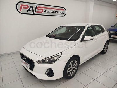 Usado Hyundai i30 Style 140 CV (102 kW) 2018 Blanco Berlina