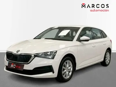 Usado Skoda Scala Active 95 CV (69 kW) 2022 Utilitario