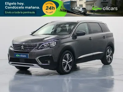 Usado Peugeot 5008 Allure 130 CV (95 kW) 2019 Gris / plata SUV