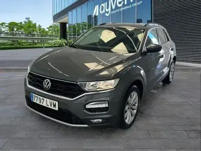 Usado VW T-Roc Advance 116 CV (85 kW) 2021 Gris SUV