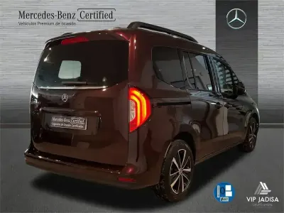 Usado Mercedes EQT200 89 kW (122 CV) 2023 Rojo Monovolumen